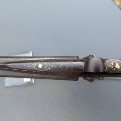 beau et grand fusil BRUN LATRIGE PARIS CAL 16 d&eacute;cores or bien visible !Long 116 cms TBE fonction !
