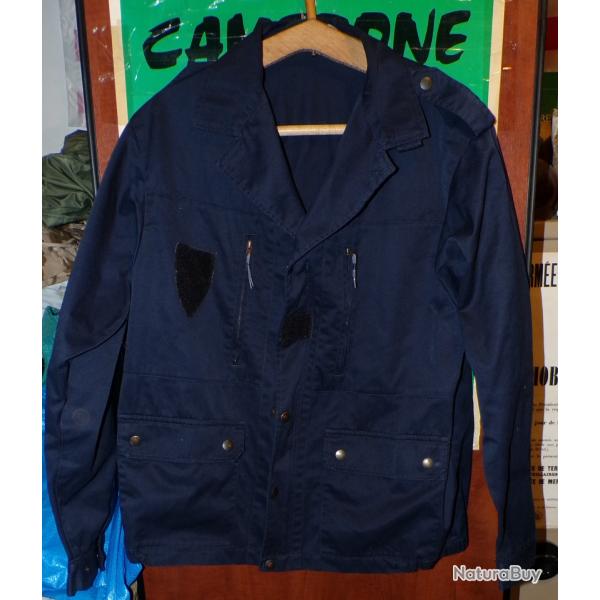 VESTE DE TREILLIS DE COULEUR BLEU TYPE POMPIERS ,FABRICATION FRANCAISE  ,TAILLE 112 L MILITAIRE SOIT