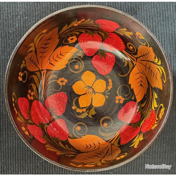 Bol russe en bois peint