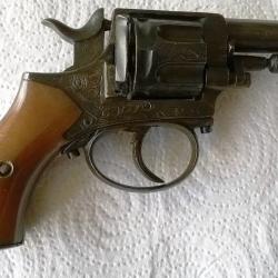 Superbe Revolver Grav&eacute; Calibre 320