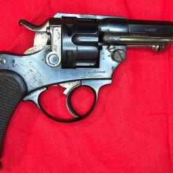 BAISSE DE PRIX ! Revolver r&eacute;glementaire Fran&ccedil;ais mod&egrave;le 1874, 11mm73 chamelot delvigne + &eacute;tui