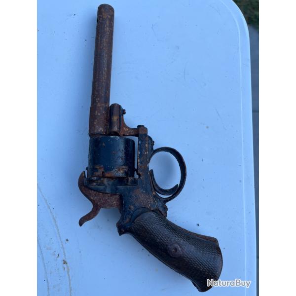 Revolver ancien
