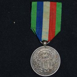 MEDAILLE UNION FRATERNELLE ANCIEN MILITAIRE D'ANGOUL&Ecirc;ME  ARMEES DE TERRE ET DE MER-GUERRE 1870/1871
