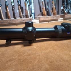 Zeiss V8 1.1-8x24 avec montage Blaser