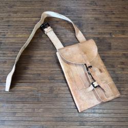 SACOCHE &Eacute;TUIS CUIR TRANSPORT PISTOLET LANCE FUSEES 1918 ET CARTOUCHES