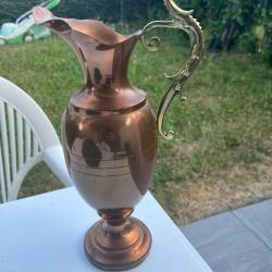 Pichet en cuivre