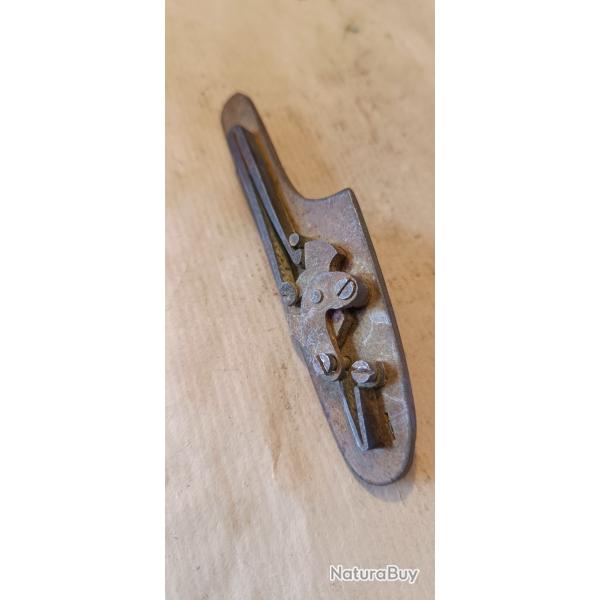 platine pour fusil ou pistolet du XIXeme � chien - balle � broche (C)