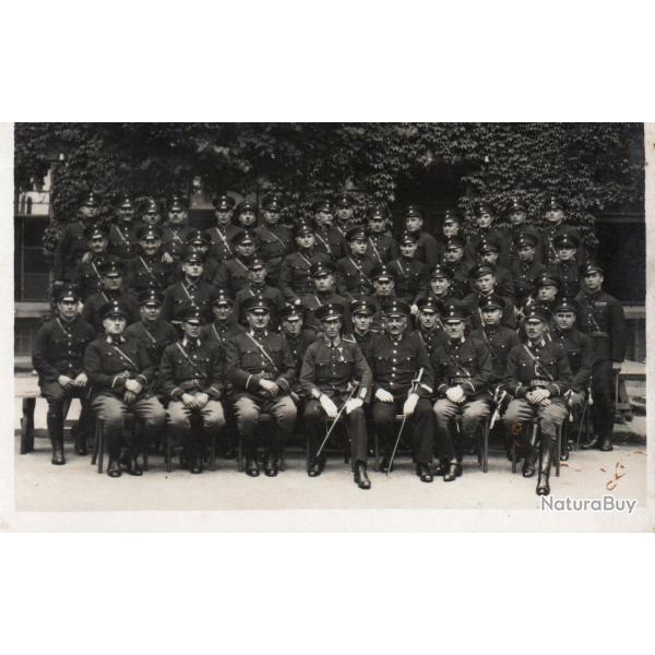 Photographie de groupe d'hommes en uniforme militaire -N�8599