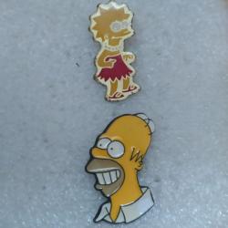 PINS PERSONNAGE FAMILLE SIMPSON  HOMER ET LISA