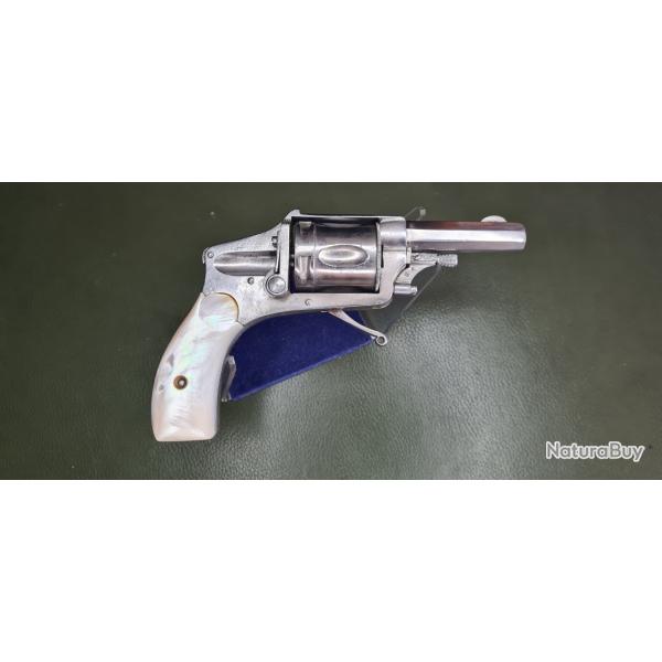 REVOLVER HAMMERLESS cal. 8mm1892