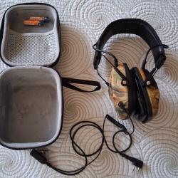 Casque anti-bruit,amplificateur. Tactique. Camouflage