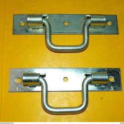 LOT DE 2 POIGNEES SUR PLATINE ,&nbsp;  ETAT&nbsp; NEUF VOIR PHOTOS . POUR TOUT RENSEIGNEMENT ME CONTACTER. REG