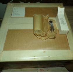 LOT DE 200 LAMPES TUBES RADIO MILITAIRE DE REFERENCE 3 A 4 DE FABRICATION FRANCAISE POUR L'ARMEE AVE