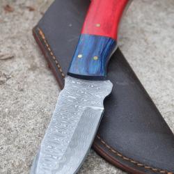 Couteau Damas Lame 256 Couches Lame Drop Point Manche Rubis/Blue Fabric Artisanale Etui Simili Cuir