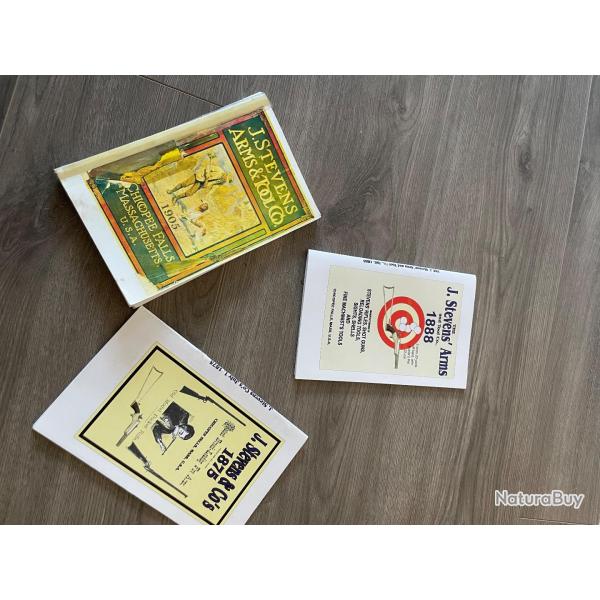 lot de trois exemplaires de r��ditions de catalogues d'armes et accessoires STEVENS