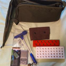 Housse transport + 2 support etuis + balance pr&eacute;cises+ porte 10 balles+ clochette+marteau a inertie