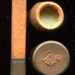 7 mm Flobert &agrave; plomb - TRES RARE et TRES ANCIENNE - beau marquage en relief : corne d'abondance