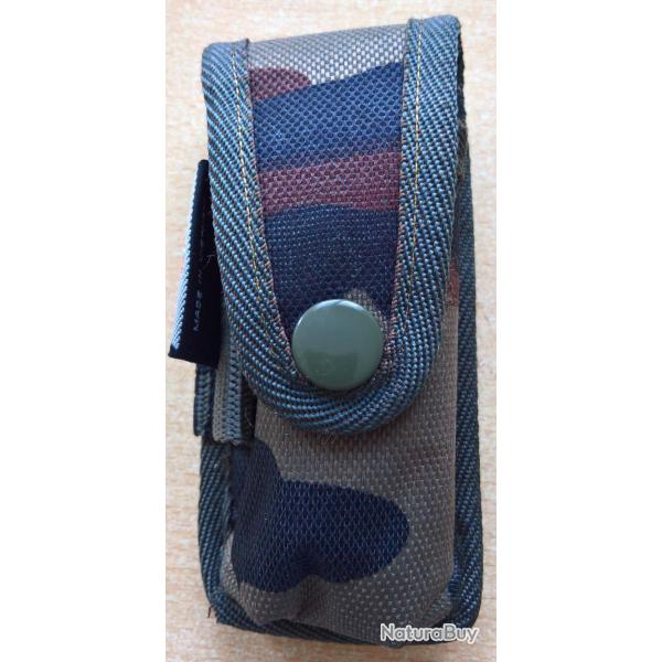 Petite pochette utilitaire camouflage, couteau, chasse, p�che...