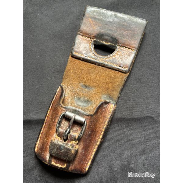 Gousset porte fourreau pour ba�onnette suisse - WW1/WW2