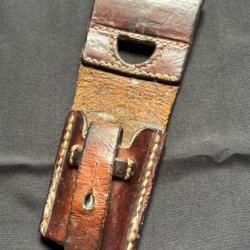 Gousset porte fourreau pour ba&iuml;onnette suisse - WW1/WW2 (2)