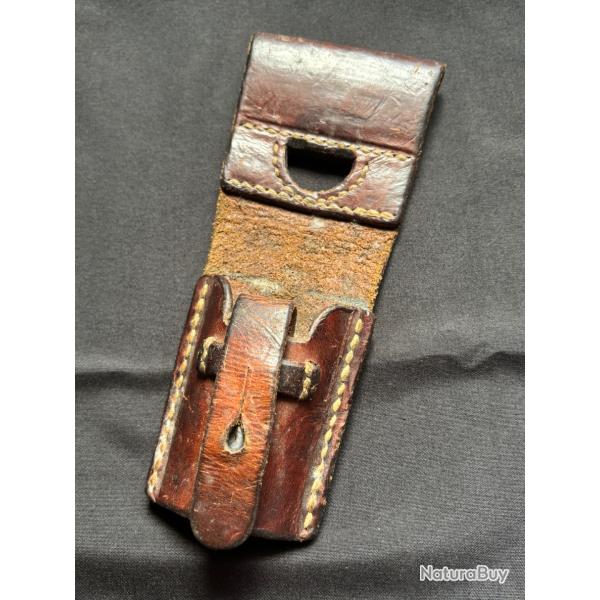 Gousset porte fourreau pour ba�onnette suisse - WW1/WW2 (2)