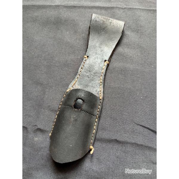 Gousset porte fourreau pour ba�onnette style allemand