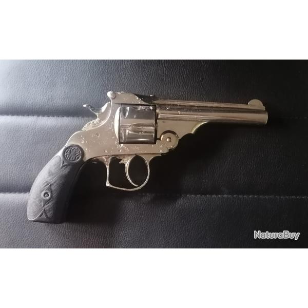 A vendre revolver 11.73 a brisure Tr�s bon fonctionnement simple et double action