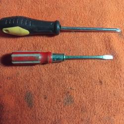 Tournevis plat et cruciforme p&egrave;se 101gr