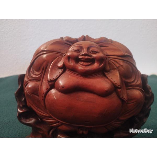 Sculpture chinoise de Bouddha dans toute sa splendeur