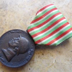MEDAILLE BRONZE COMMEMORATIVE WW1 1915 / 1918 ITALIE BE