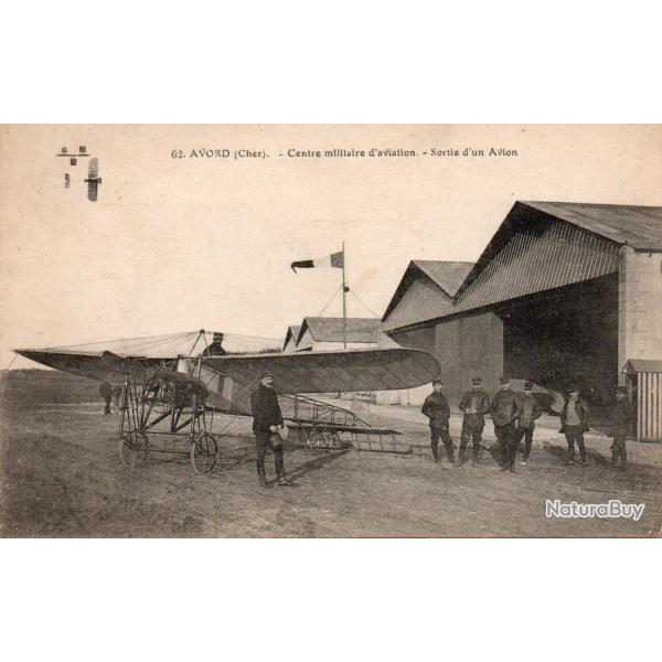 Carte Postale Ancienne Avord (Cher) - Centre Militaire d'Aviation - Sortie d'un - N�8615