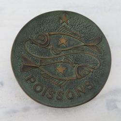 Ancien Vide-Poche/Coupelle en Bronze dor&eacute;  &agrave; patine verte signe du zodiaque Poisson (Vers 1930)