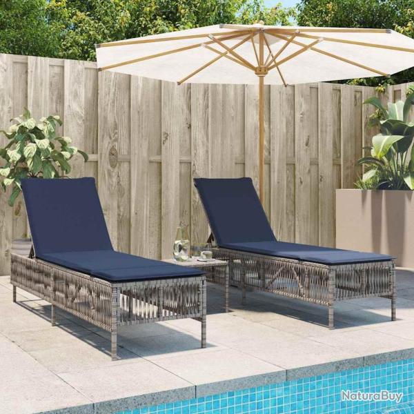 Ensemble de 2 chaises longues avec table gris r�sine tress�e