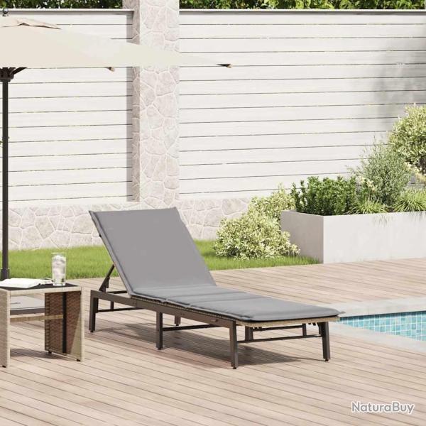 Chaise longue avec coussin beige r�sine tress�e