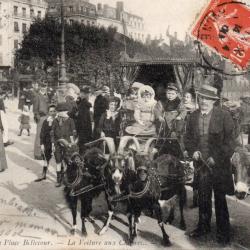Carte Postale Ancienne - Lyon, La Place Bellecour, La Voiture aux Ch&egrave;vres - N&deg;8636