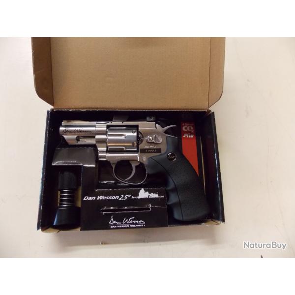 Revolver : ASG : DAN WESSON 2,5 nickel� , CO2 , 4.5mm Plombs Diabolo,+ Accessoires . T . B . E .