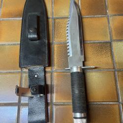 Couteau de &laquo;&nbsp;survie&nbsp;&raquo;