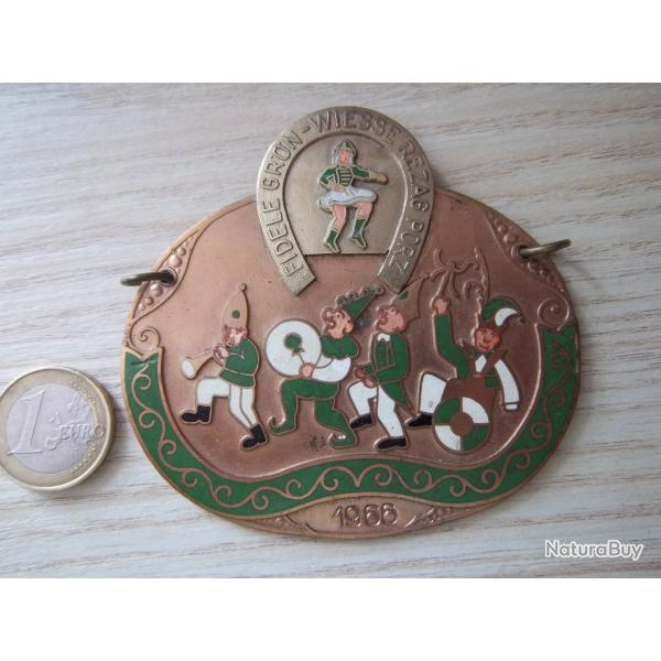 plaque folklorique Allemande 1966 collection  78 grs