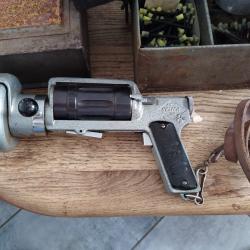 Pistolet de scellement Le B&eacute;lier Auto de collection