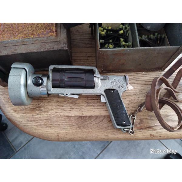 Pistolet de scellement Le B�lier Auto de collection