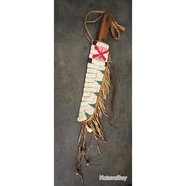 �tui de couteau perl� indien avec son couteau d�cor dent et grelots