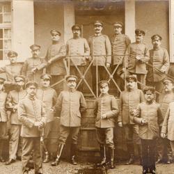 Photographie de groupe d'officiers militaires- N&deg;8655