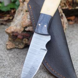 Skinner Couteau Damas Lame 256 Couches Lame Drop Point Manche Os/Bois Fabr Artisan Etui Simili CuirA