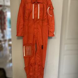 Combinaison de vol de pilote de l'A&eacute;ronavale Fran&ccedil;aise, fabriqu&eacute;e par A&Eacute;RAZUR neuve des ann&eacute;es 80
