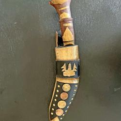 ANCIEN COUTEAU KUKRI DE GHURKA NEPALAIS SUPERBES DECORS DORE, ASIE, INDE