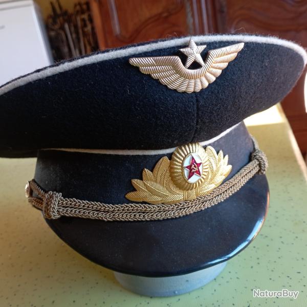 Tr�s belle casquette de pilote d'aviation sovi�tique