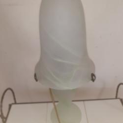 Jolie lampe champignon en p&acirc;te de verre tr&egrave;s bon &eacute;tat