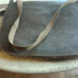un carnier gibeclere  en cuir