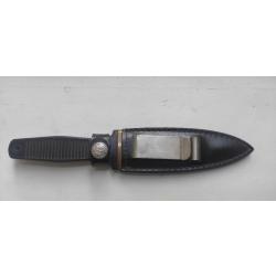 Couteau botte Smith & Wesson s&eacute;rie 6051 acier 440 de 1981