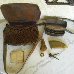 lot d'objets de vitrine v&eacute;nerie